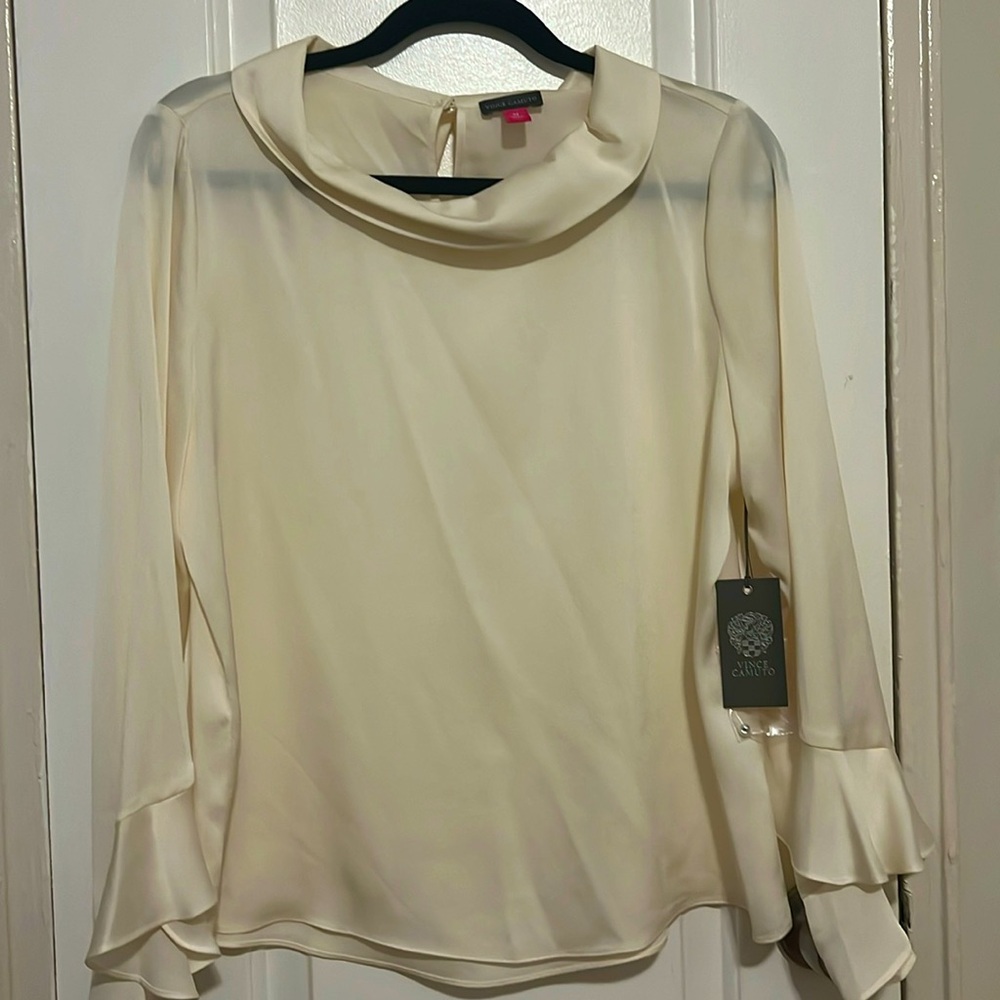 NWT Vince Camuto Size M Pearl Ivory Long Sleeve Shirt
